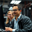 Service desk analyst assisting a user while referencing ITIL 4 practices